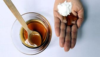Unha mestura de refresco e mel é un remedio popular para aumentar a circulación sanguínea no pene
